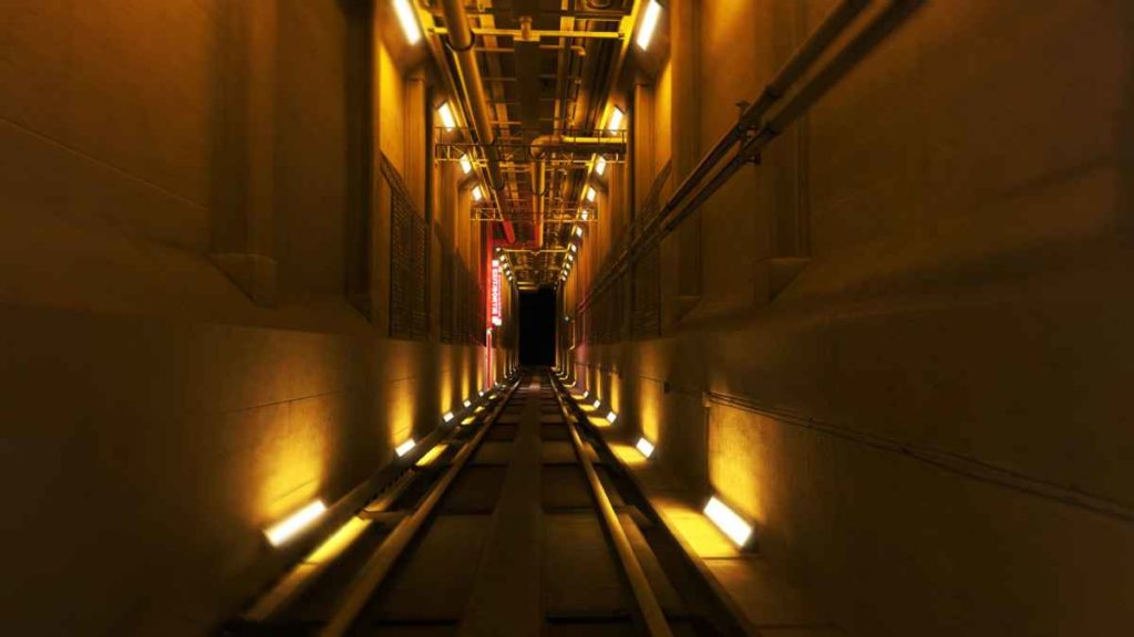 Il tunnel della metropolitana colorato di giallo all'interno di Mirror's Edge