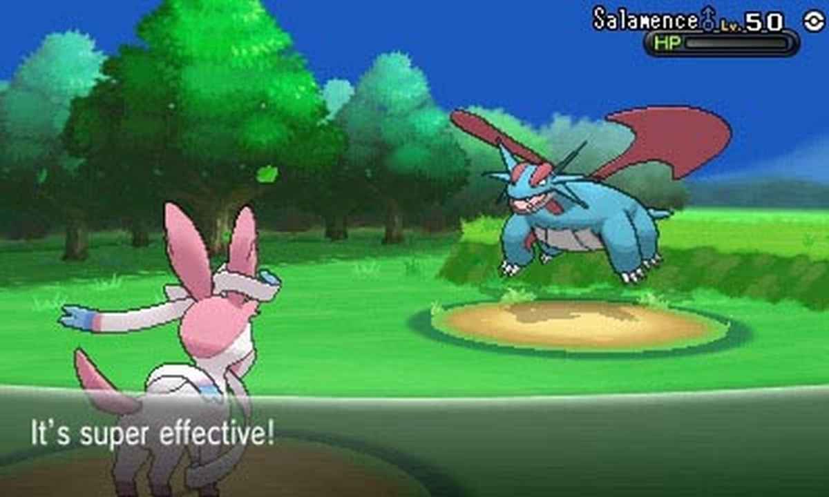 Screenshot da Pokémon X&Y che raffigura una battaglia tra un Sylveon ed un Salamence
