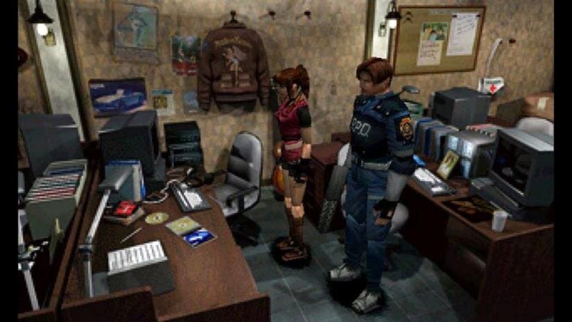 Resident Evil 2: personaggi esplorano ambiente