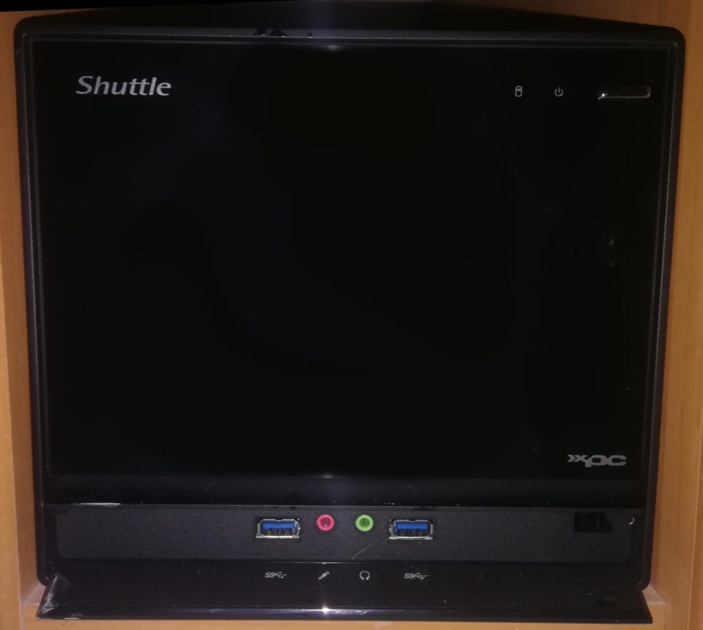 Shuttle XPC Cube Barebone SH370R8 esterno