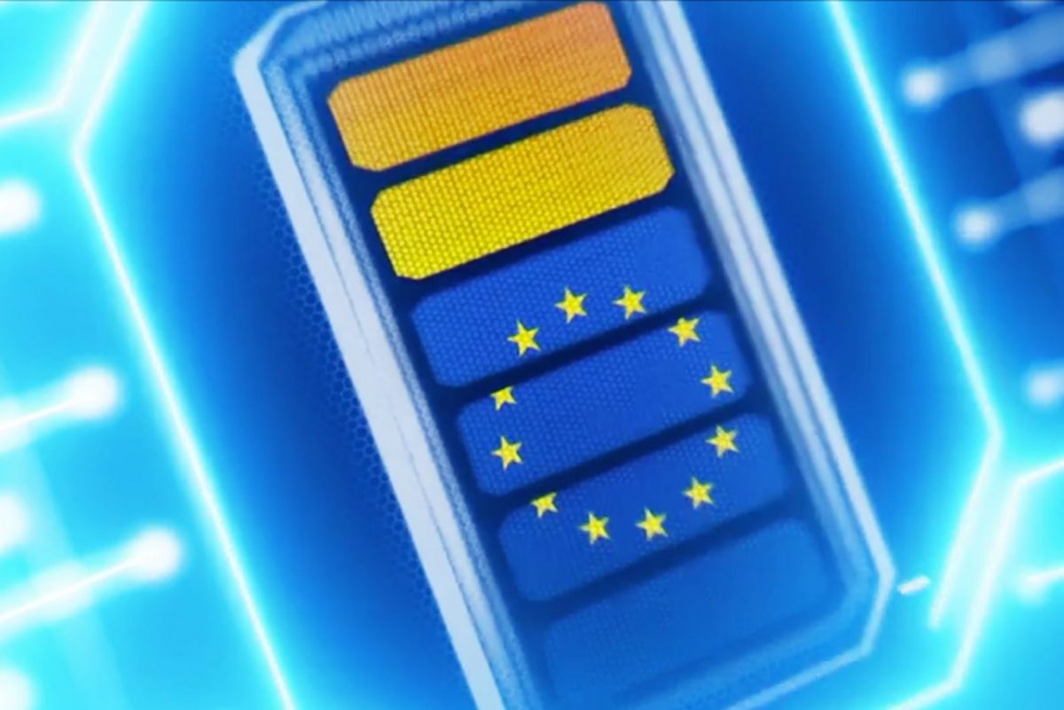 Un indicatore della carica di una batteria marchiato dal simbolo dell'Europa.