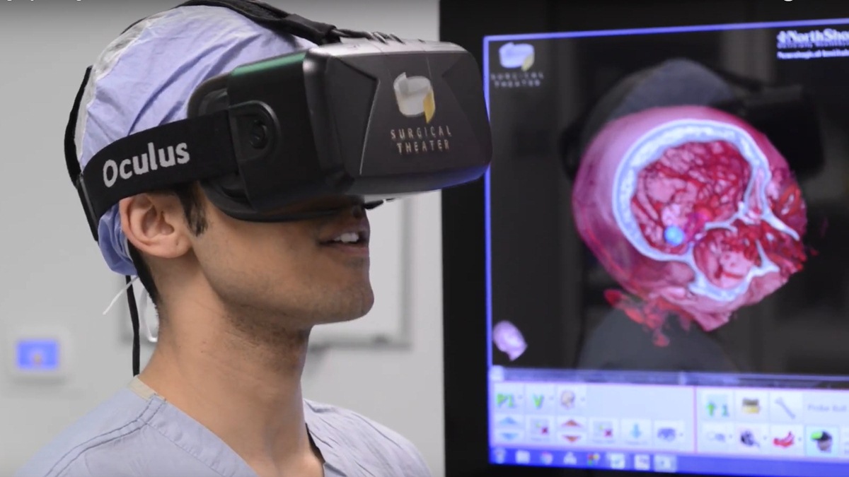 Un giovane medico dotato di VR 