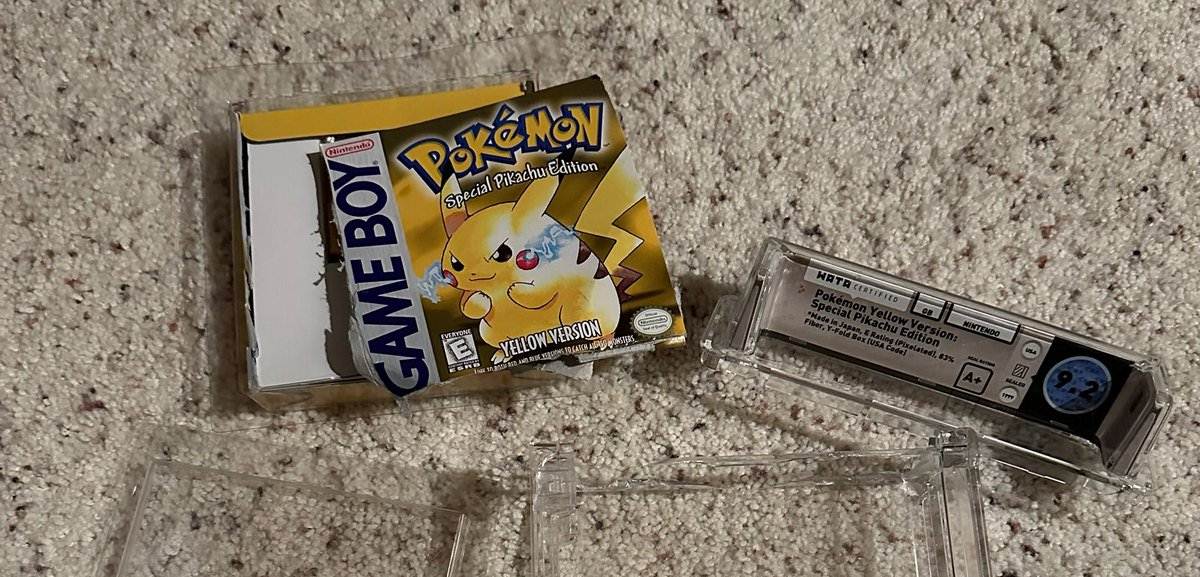 La scatola distrutta di un Pokémon Giallo.