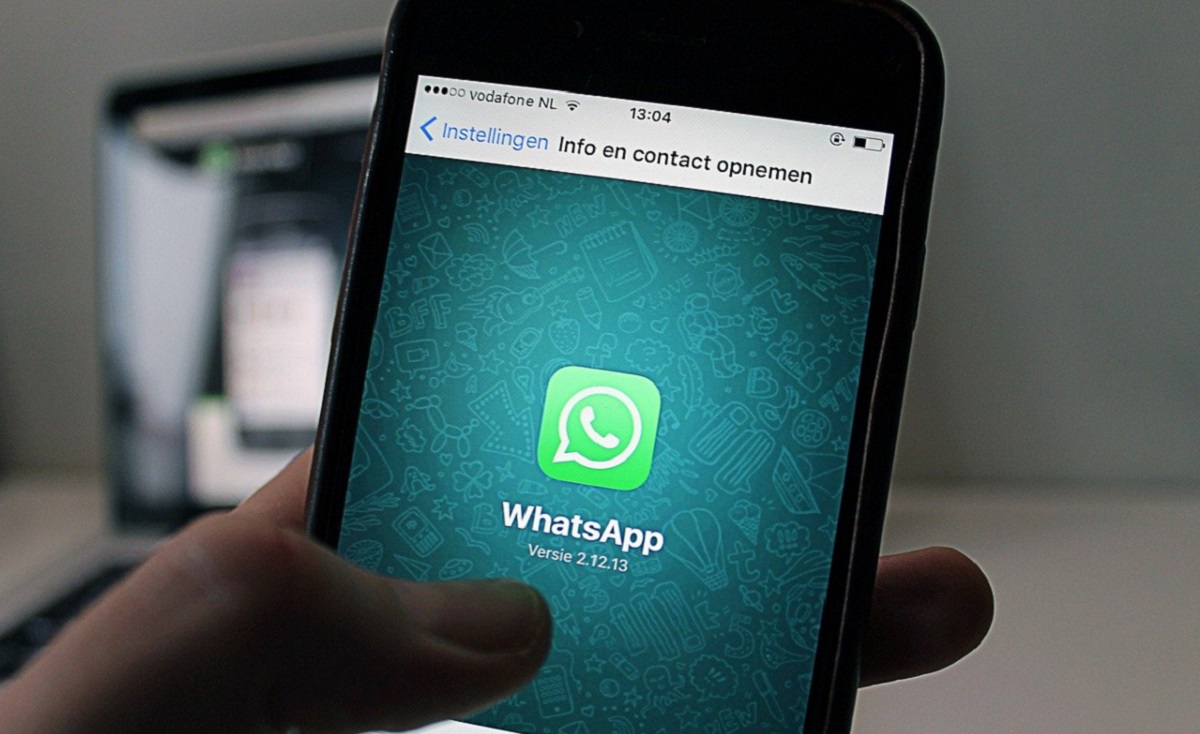 Logo WhatsApp su cellulare