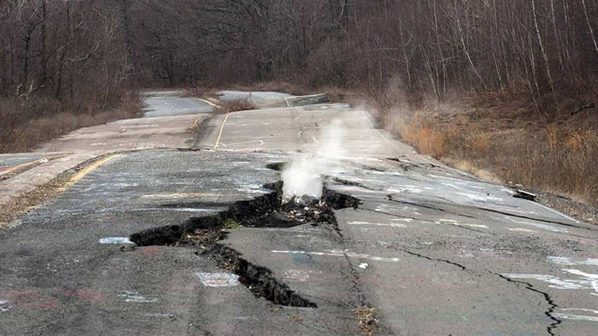 Voragine sulle strade di Centralia