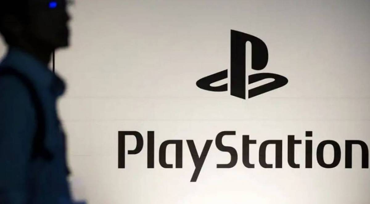 Logo PlayStation su una parete.