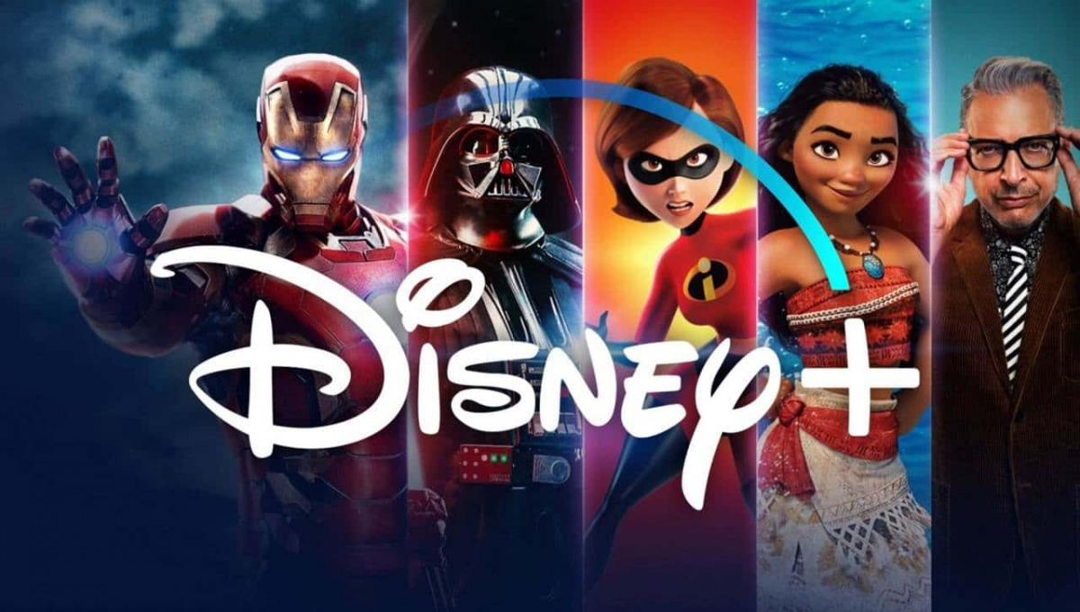Logo Disney Plus accompagnato da alcune icone della piattaforma, come Iron Man o Darth Vader.