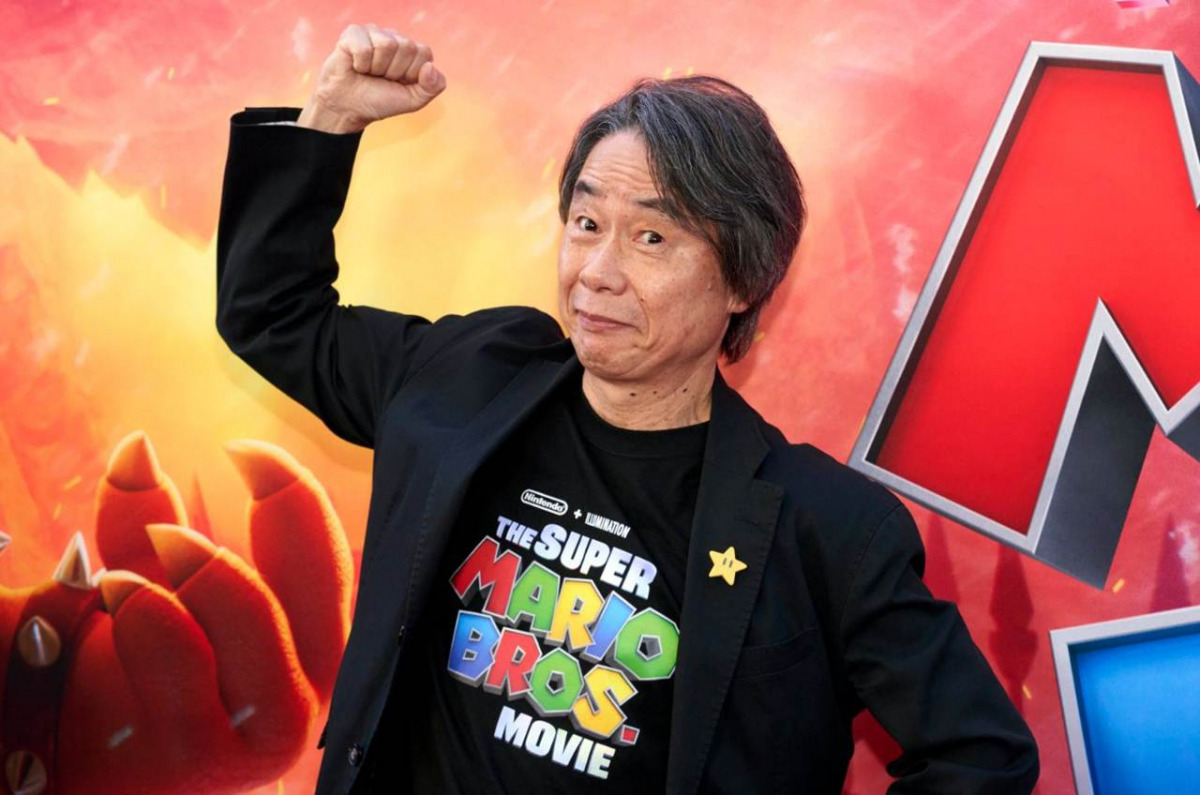 Shigeru Miyamoto imita Mario alla premiere del film di Super Mario