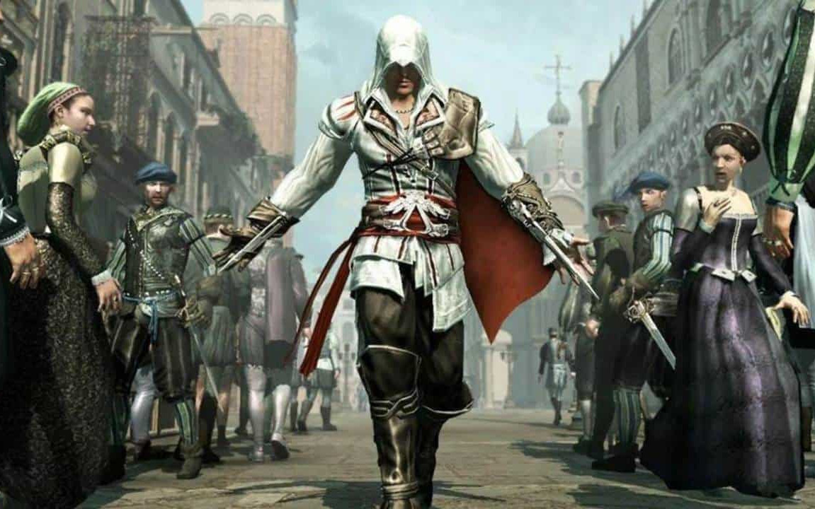 Ezio Auditore sfodera le lame celate in mezzo la folla.
