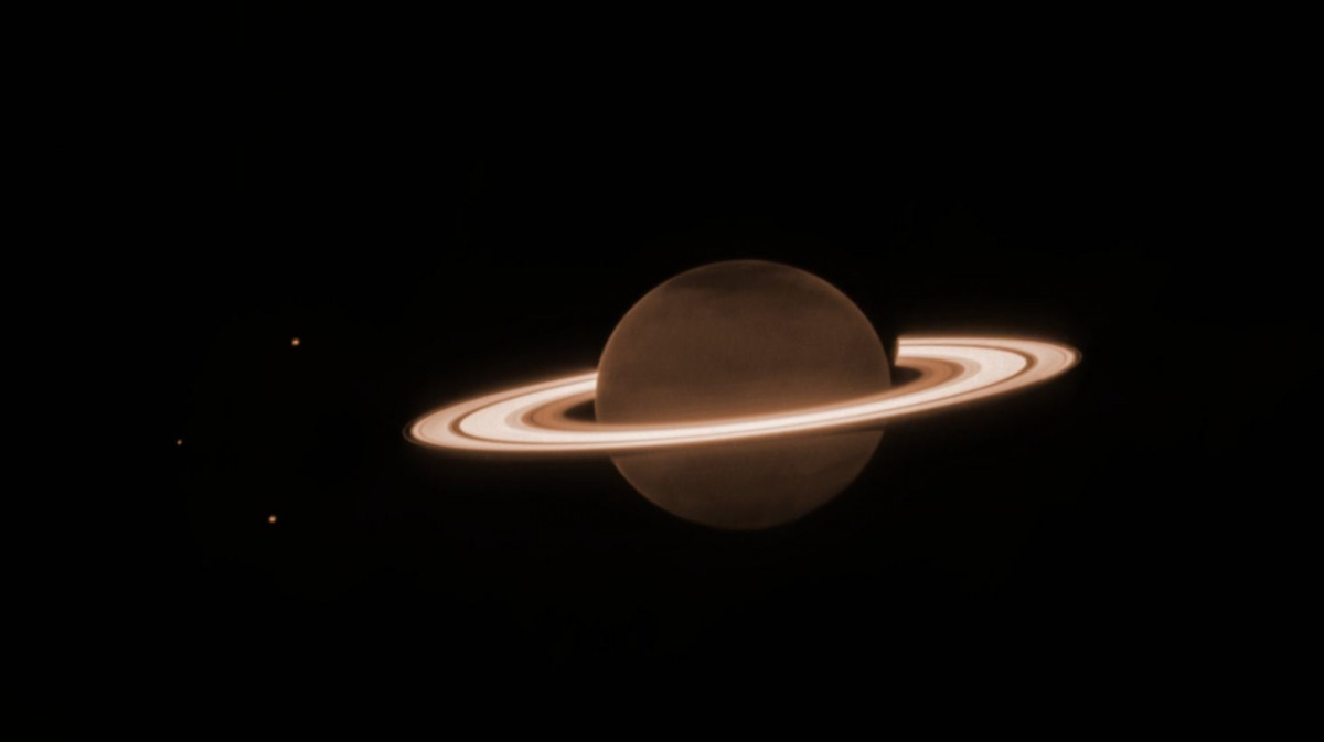 La foto di Saturno scattata dal telescopio spaziale James Webb