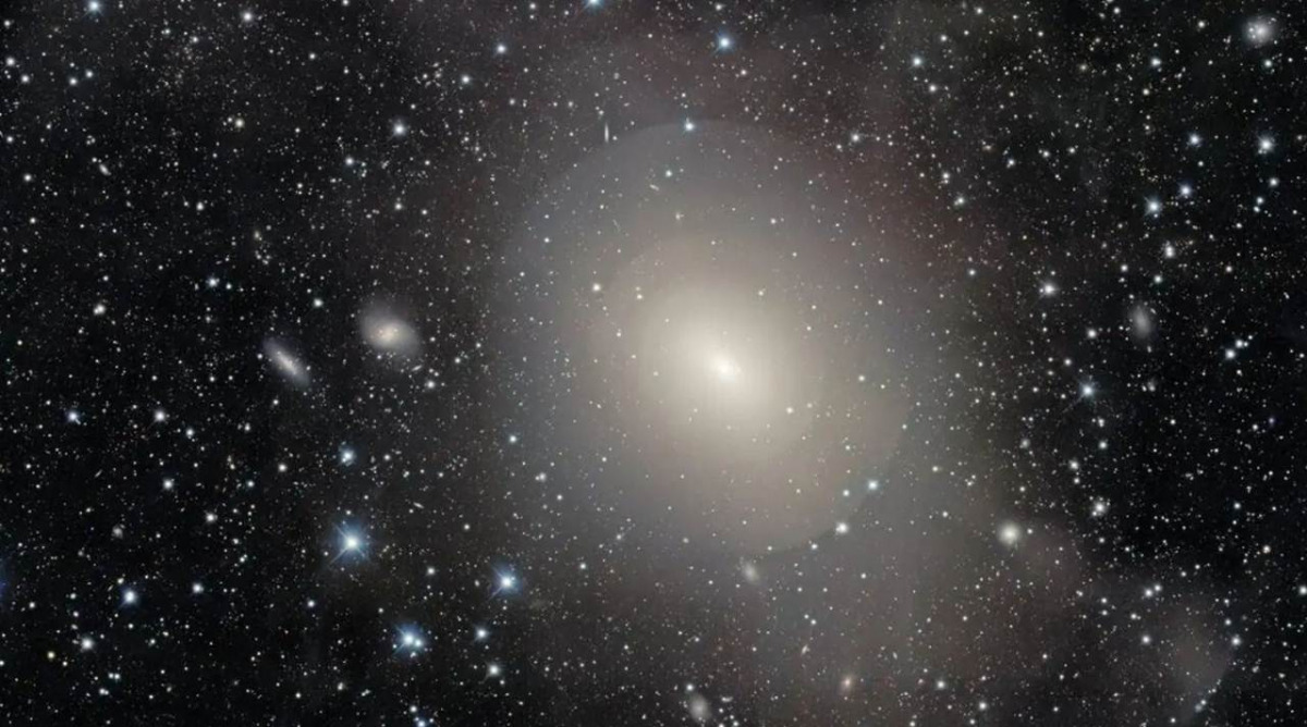 La galassia NGC 3923
