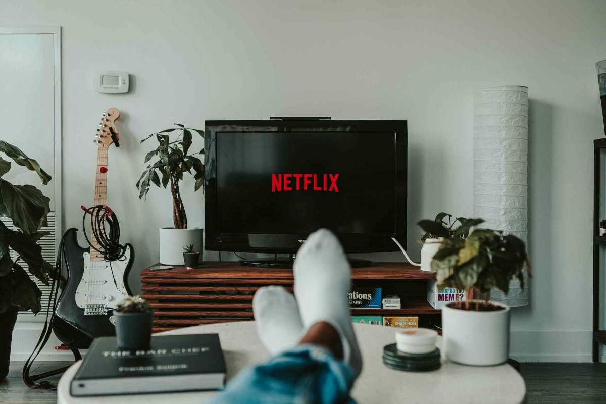 Netflix sofa feet