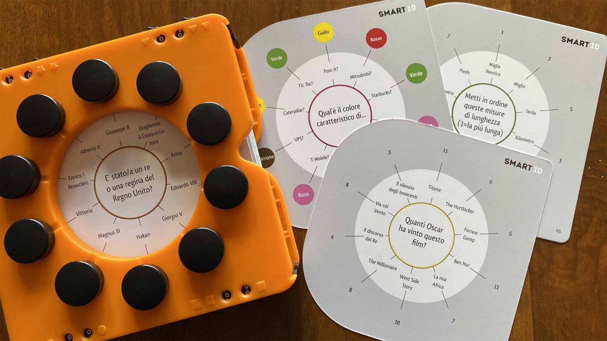 Apparecchio di plastica di Smart 10 con carte delle domande