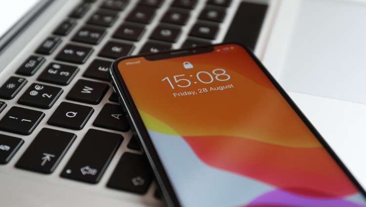 Falla di sicurezza per iPhone e Mac, come fare per potersi difendere