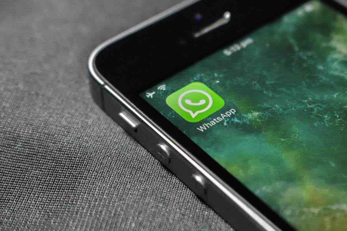 Questa funzione di WhatsApp tra le più amate verrà presto tagliata fuori