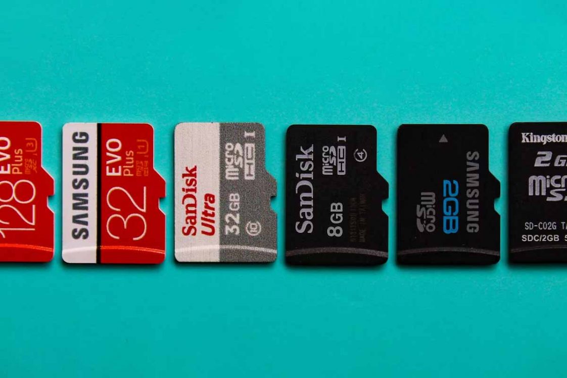 Lettore di Schede SD per iPhone Pad, Lettore SD con Doppio Slot Adattatore Micro SD per iPhone, Adattatore per Scheda di Memoria Fotografica Ricarica e Lettura Simultanea Delle Schede