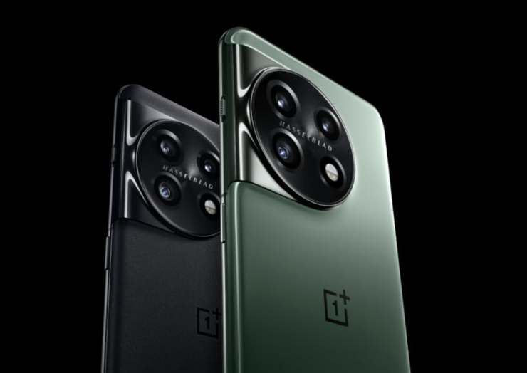 due smartphone che si vedono da dietro