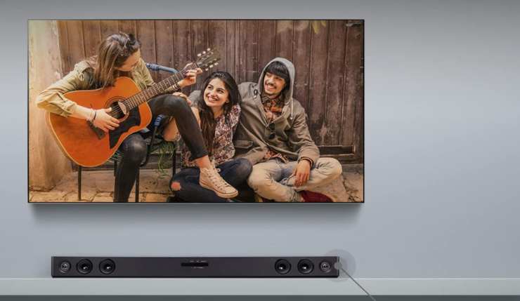 una soundbar sotto un televisore