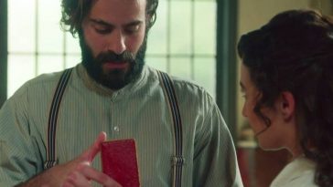 Adriano riceva un regalo