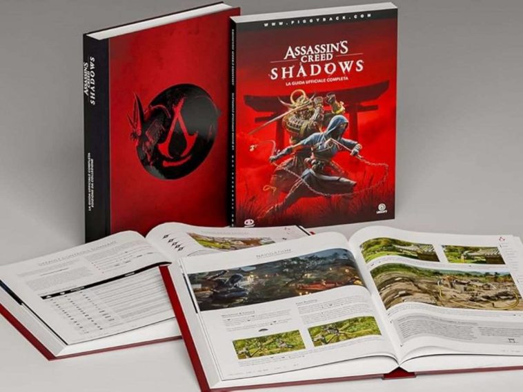 Guida di Assassin's Creed Shadows in diverse posizioni: fronte, retro e aperta sul tavolo