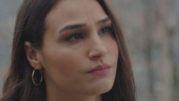 Yesim di Tradimento, interpretata da Asena Girisken