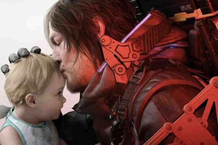 Norman Reedus come Sam Porter Bridges che bacia in fronte un personaggio di Death Stranding 2