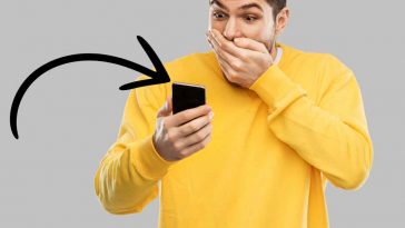 smartphone uomo sconvolto