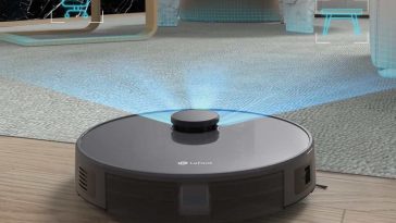 aspirapolvere Lefant che scansiona l'ambiente con un raggio laser blu