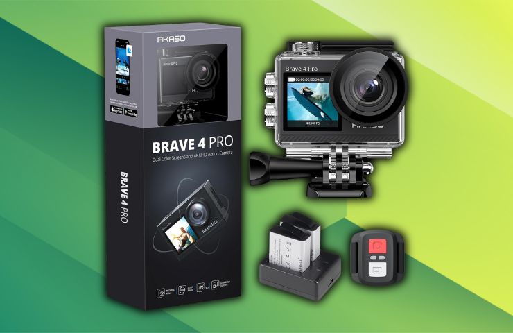 Akaso Brave 4 pro Action Cam con accessori come la confezione su sfondo verde