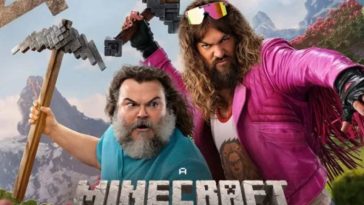 Copertina Un Film Minecraft con jason momoa e jack black che impugnano armi in stile minecraft, con aria minacciosa