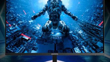 monitor Arzopa appoggiato su una scrivania con un robot che esce dai confini dello schermo