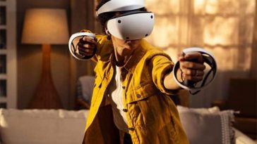 Persona che sta utilizzando il PlayStation VR 2