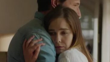 Abbraccio fra i personaggi di Ritorno a Las Sabinas