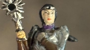 miniatura fatta male di shadowheart di baldur's gate 3