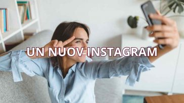 donna che si scatta una foto