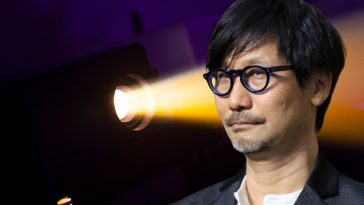 sagoma di kojima su sfondo che richiama il cinema