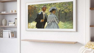 smart tv samsung appesa tipo quadro a parete bianca