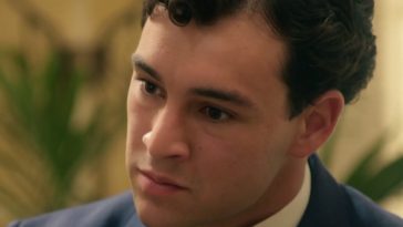 Curro de La Promessa con l'espressione del volto adirata