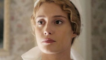 Jana, personaggio della soap La Promessa, con lo sguardo fisso e offeso