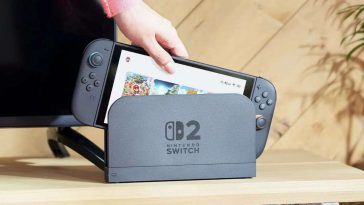 nintendo switch 2 che viene inserita nel dock d ricarica