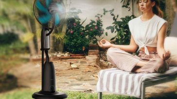 ventilatore Cecotec in giardino con persona che si sta rinfrescando seduta sul lettino