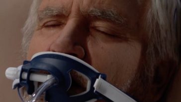 Eric Forrester in ospedale, primo piano