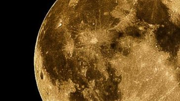 La luna vista con un telescopio