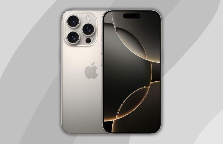 iPhone 16 Pro su sfondo grigio