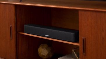 soundbar Bose inserita sotto al televisore