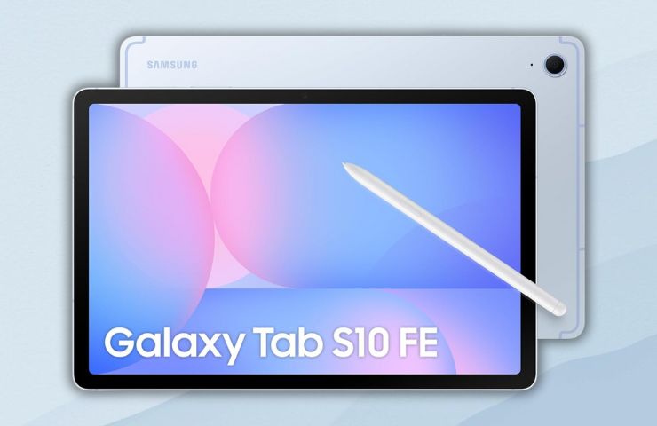 galaxy tab s10 fe fronte retro su sfondo grigio