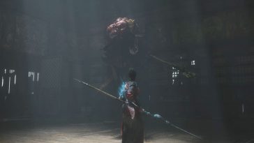 screenshot di wuchang fallen feathers con wuchang con lancia in mano di fronte a boss