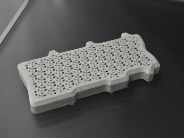 dissipatore grigio cn buchi sopra