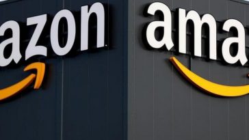 Logo di Amazon su un deposito