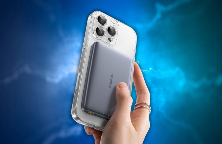 power bank piseus picogo su sfondo blu